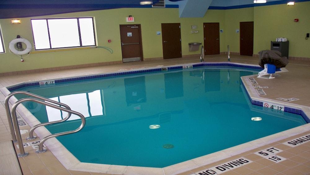 Holiday Inn Express And Suites Kittanning, An Ihg Hotel المظهر الخارجي الصورة